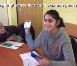 Merkloos Gesprekskaarten Omgaan Met Pesten In De Klas - Verborgen Aanwezig The Experience -Vloerspellen Verkoop 550x309 36