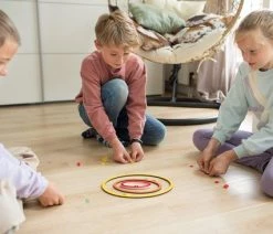 BS Vlooienspel - Hout - FSC - Vloerspel - 2 Tot 4 Spelers - Vanaf 6 Jaar -Vloerspellen Verkoop 550x366 33