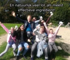 Merkloos Gesprekskaarten Omgaan Met Pesten In De Klas - Verborgen Aanwezig The Experience -Vloerspellen Verkoop 550x411 1