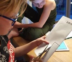 Speelement Wie Verknalt Het ! De Kinder Escape Room Bij U Thuis -Vloerspellen Verkoop 550x733 26